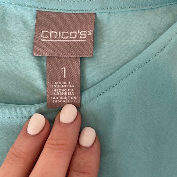 Chico’s teal blue silky flowy blouse 3/4 roll tab sleeve, size 1 - Picture 4 of 6
